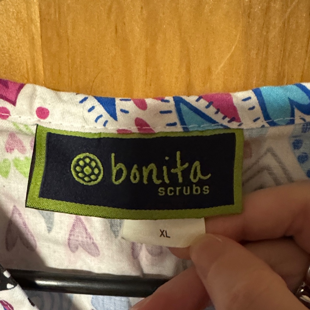 Colorful Heart Patterned Scrub Top - Picture 2 of 2